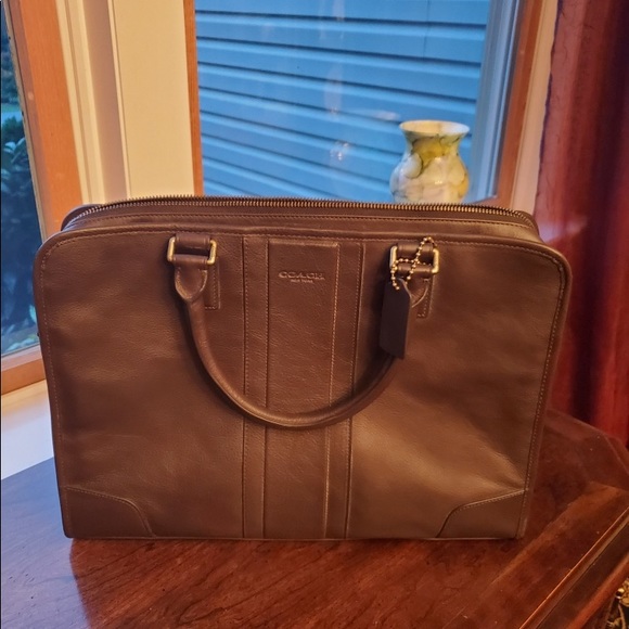 Coach Mahogany Breif. New - Picture 2 of 8